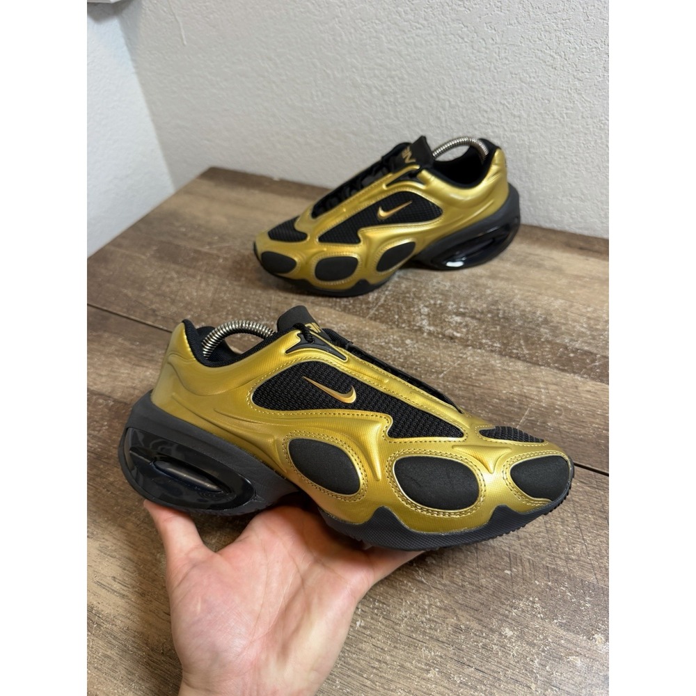 Nike Air Max Muse FV1920-701 Metallic Gold Black Sneakers Women's Size 9 New